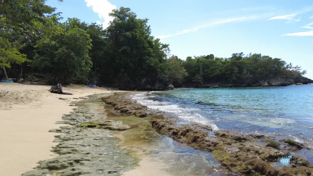 playa-caleton-rio-san-juan