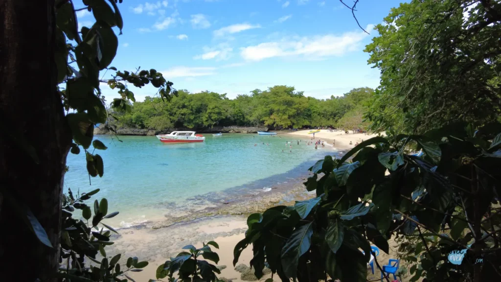 playa-caleton-rio-san-juan