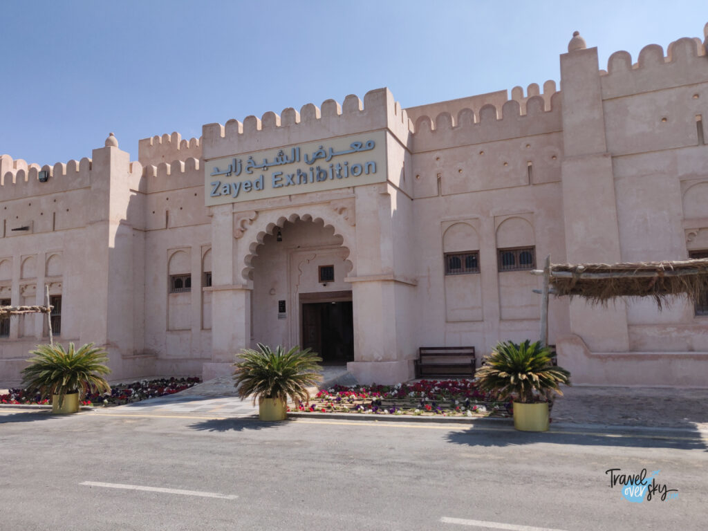 muzeum-w-abu-zabi-zjednoczone-emiraty-arabskie