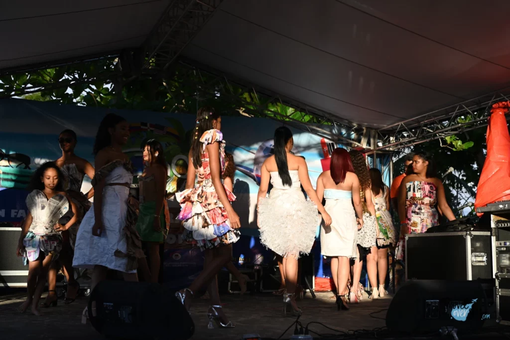 etno-mix-2022-las-terrenas-desfile-de-moda