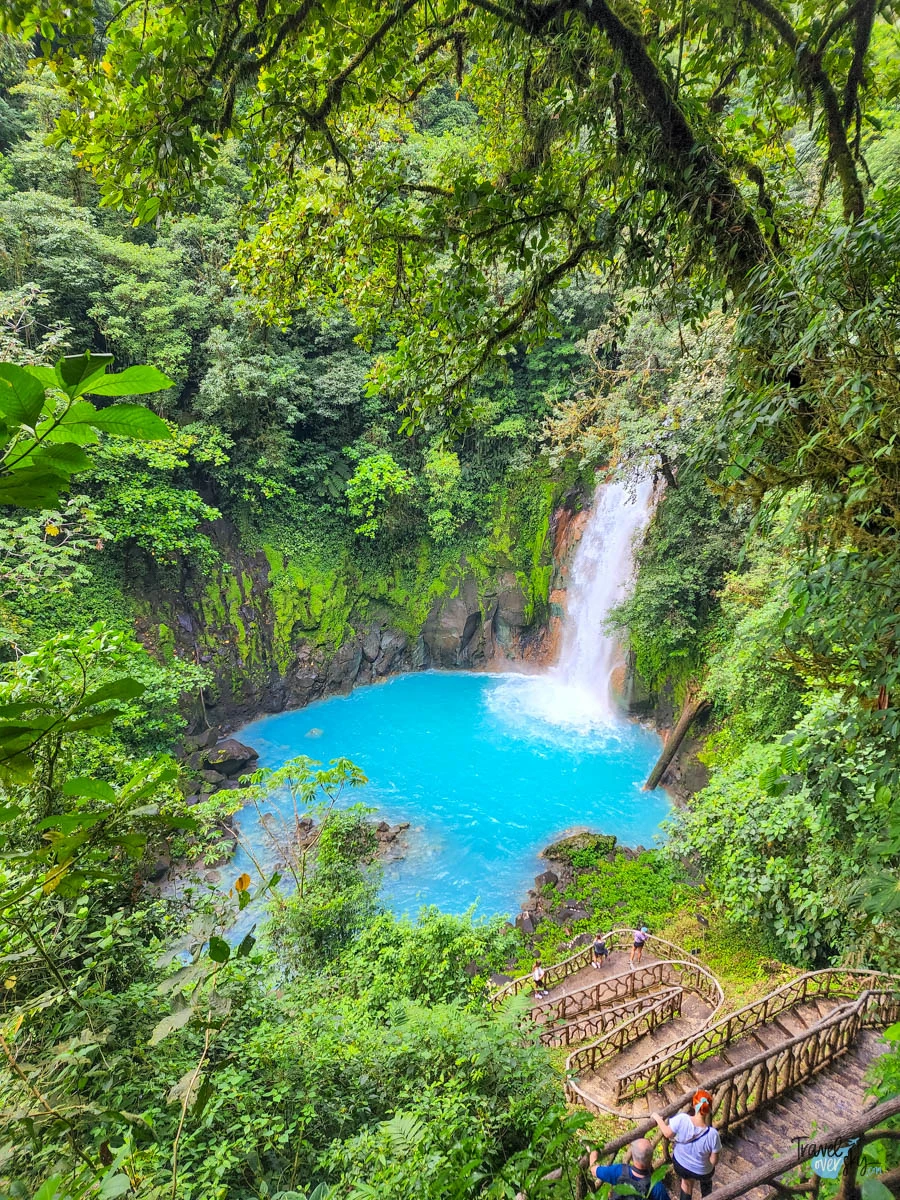 salto-el-rio-celeste-costa-rica