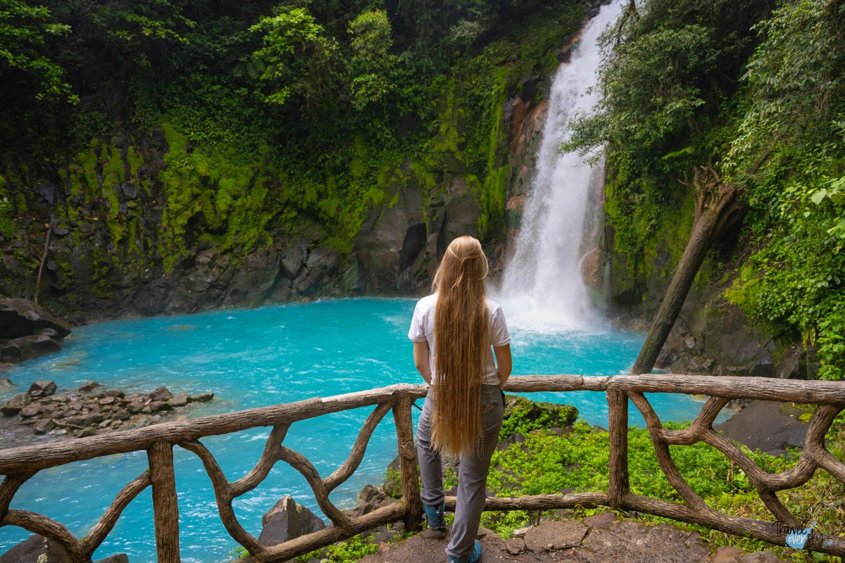 salto-el-rio-celeste-costa-rica