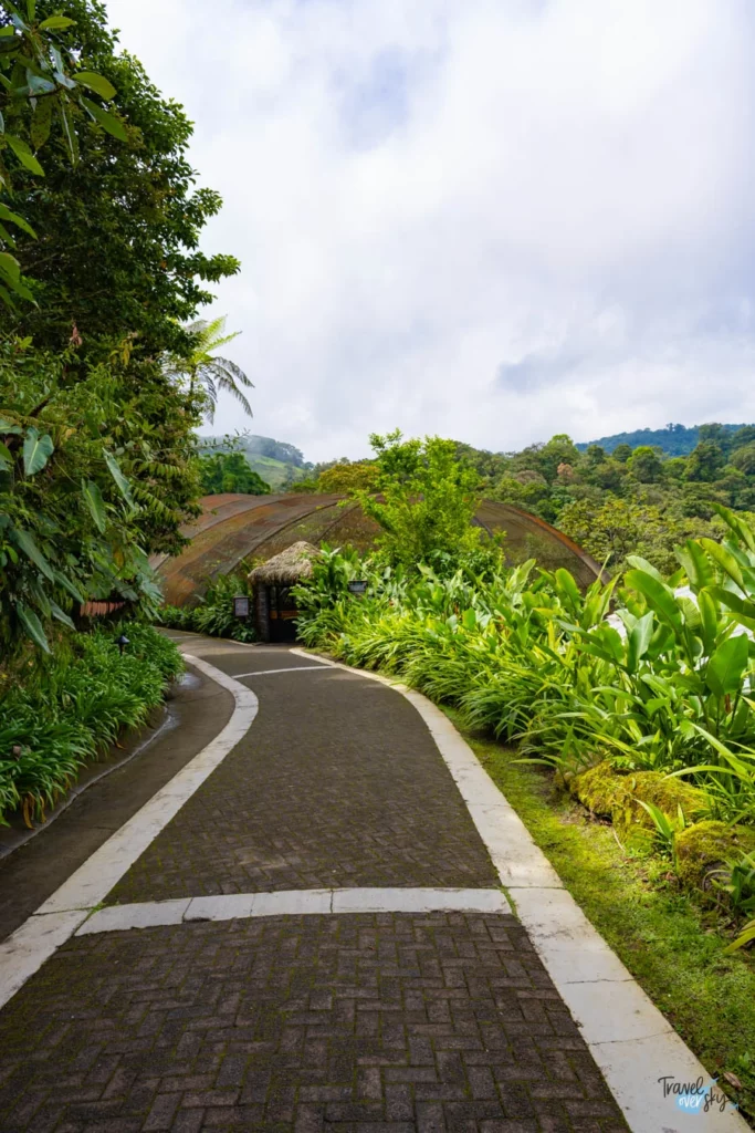 waterfall-gardens-costa-rica