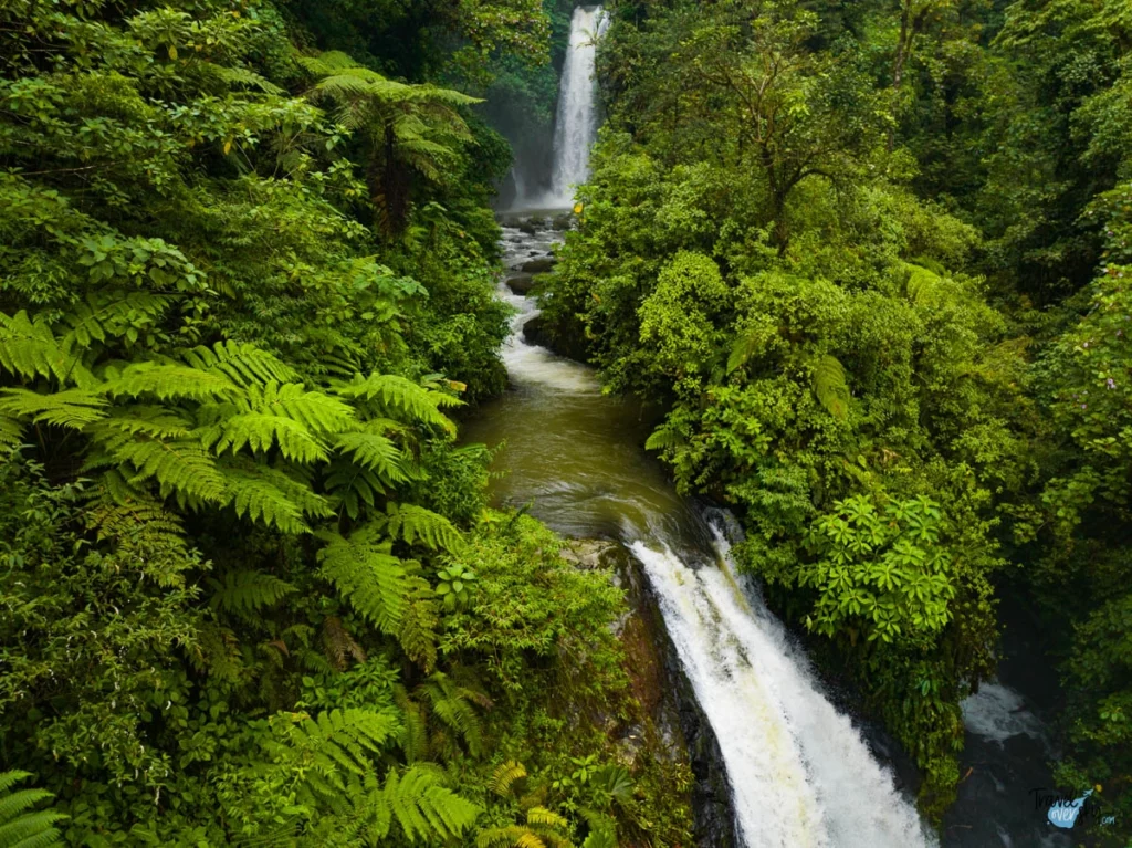 waterfall-la-paz-costa-rica