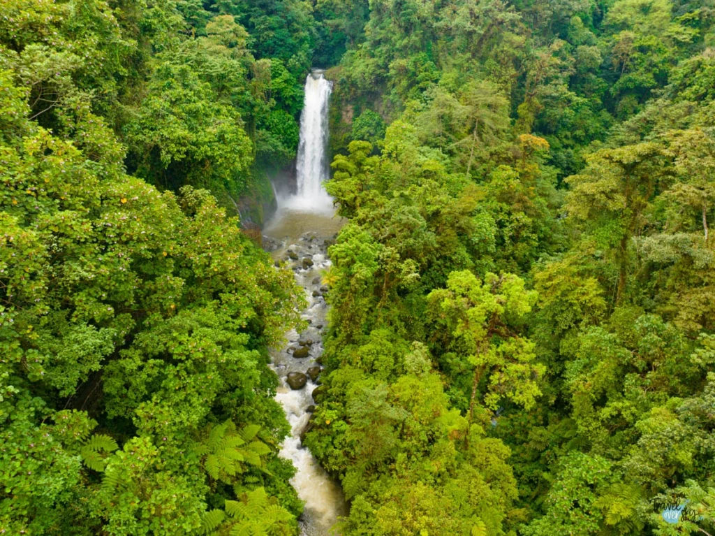 waterfall-la-paz-costa-rica
