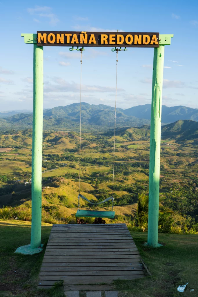 montana-redonda-republica-dominicana-columpios